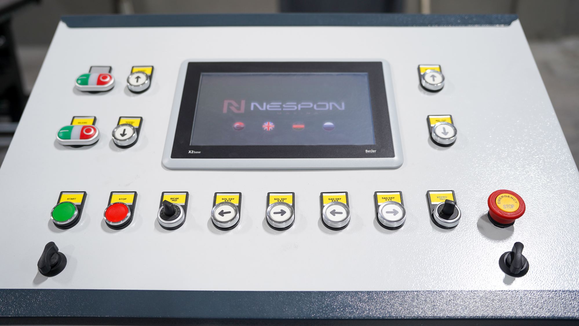 All machine functions are easily managed via the PLC touchscreen panel. Thanks to its user-friendly interface, operator errors are reduced, and the production process becomes more controlled and efficient.